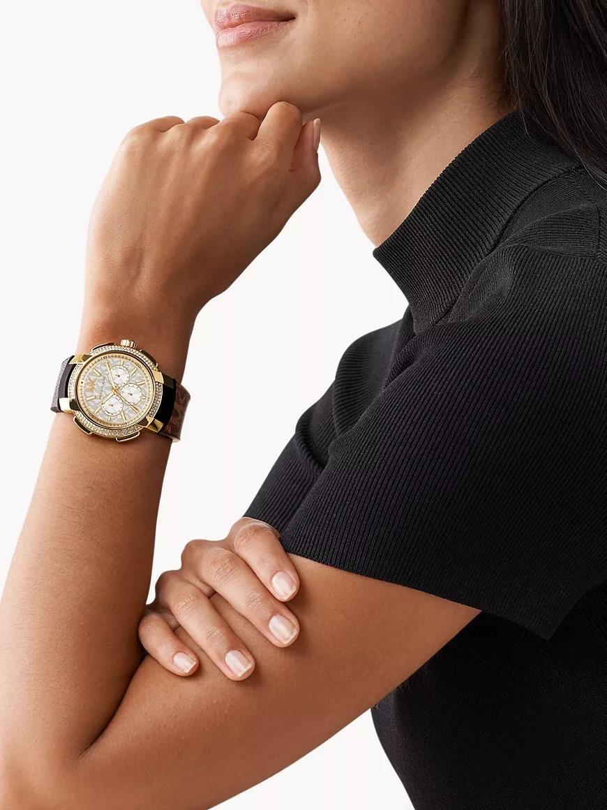 MK6948_onwrist