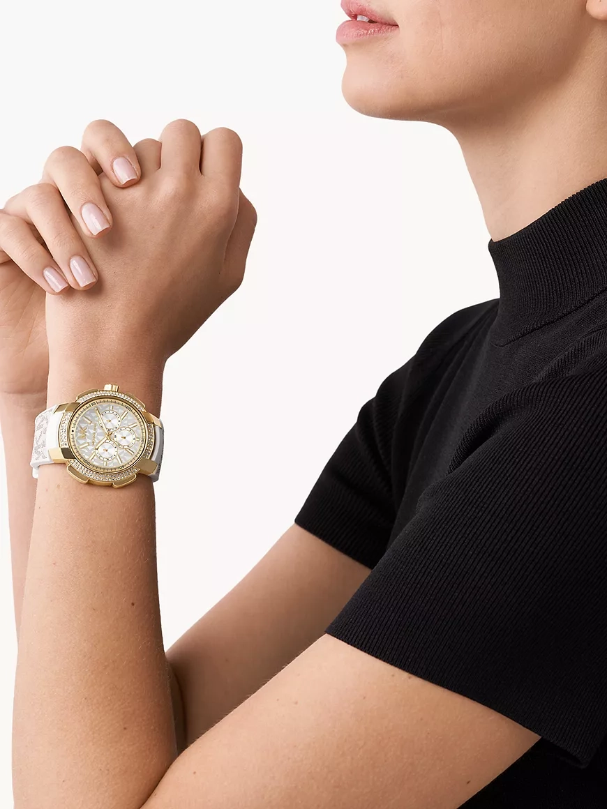 MK7221_onwrist